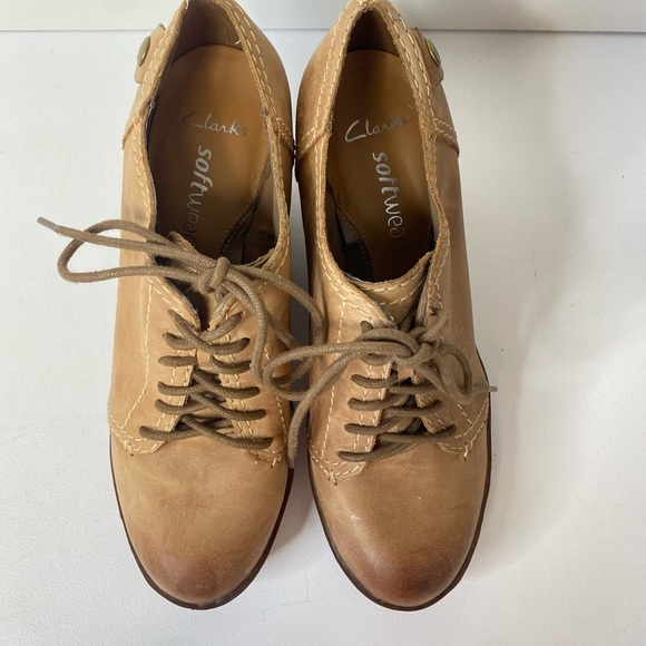 Clarks Womens Size 6 Wedge Softwear Leather Shoe Lace up Tan - Picture 2 of 6